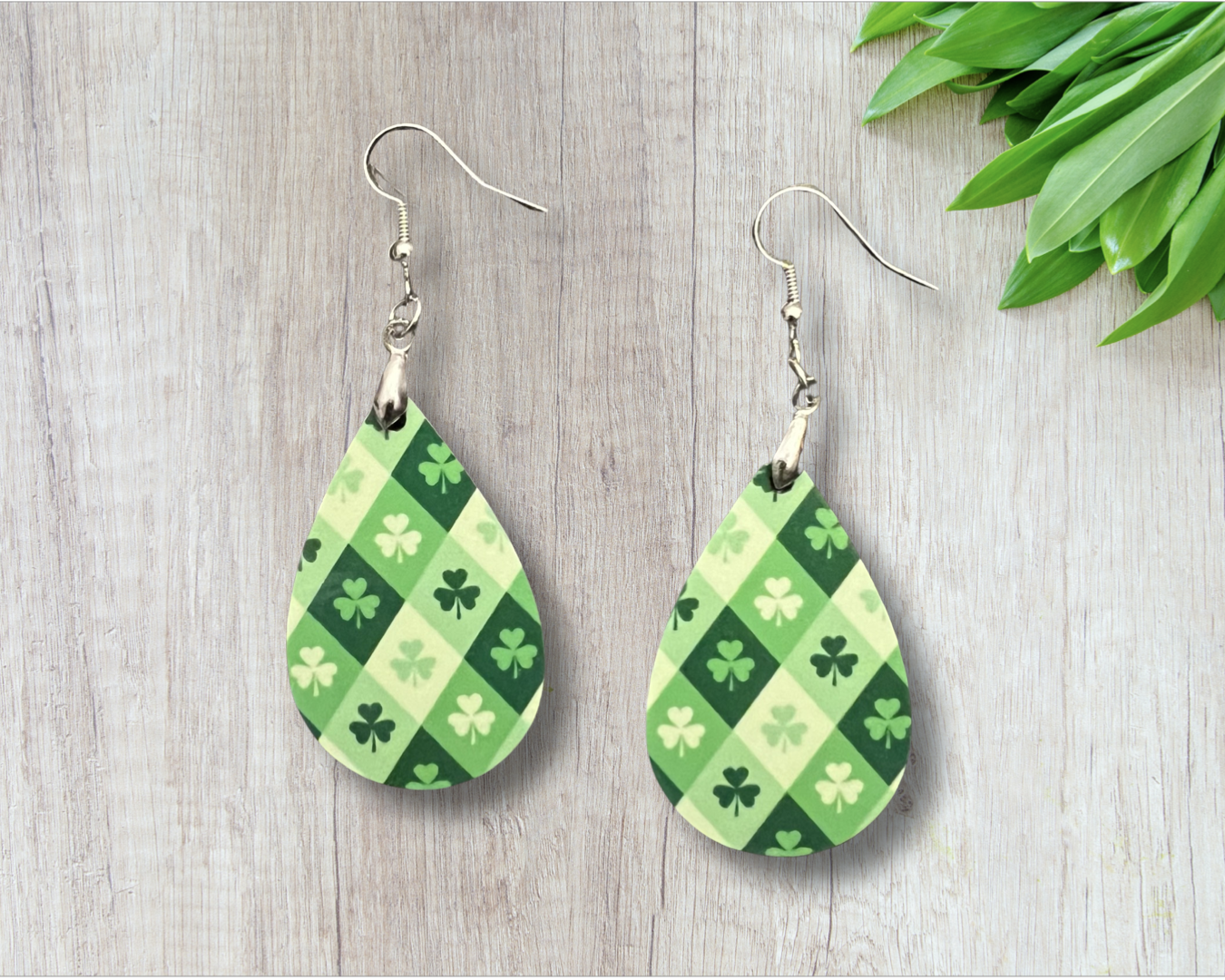 Multi clover teardrop earrings